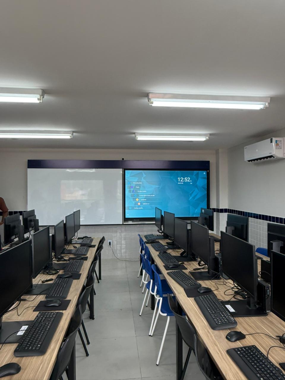 Educação de Arraial do Cabo recebe novos equipamentos tecnológicos